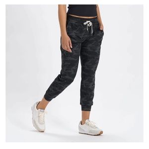 Vuori Performance Joggers